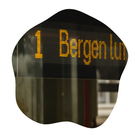 Bilde av bane til Bergen Lufthavn av Jørgen Håland fra Unsplash